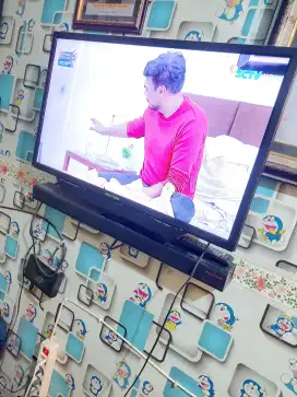 TV LED Digital Polytron PLD-32B1550 kondisi bagus dan No minus
