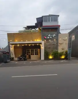 Bangunan Komersil di Jl H Juanda Ciamis Jawa Barat..