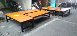 Meja lesehan kayu