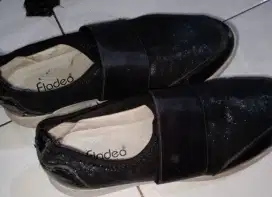 Sepatu fladeo slip-on UK 37