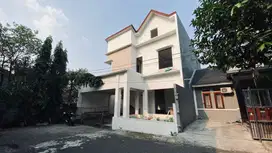 Rumah Modern Puri Insani 2