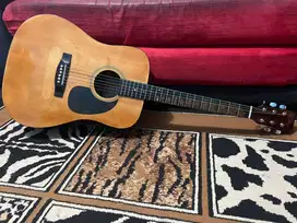 Gitar akustik caraya