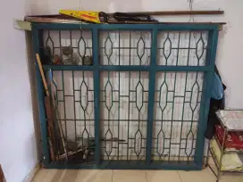 Kusen Jendela 1 set dengan kerangkeng