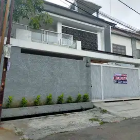 Rumah Tinggal + Kost Aktif 6 Kt,lokasi Strategis,Lingkungan Tenang.