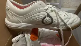 Sepatu Futsal Forte Savage V3 IN White Black