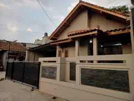 Rumah Hook Baru Renov dg Tanah 135m2 Dekat Gedung Sate Bandung