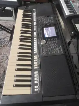Keyboard Yamaha PSR S950