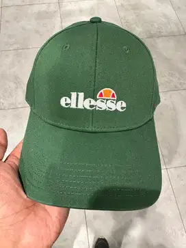 Topi ellesse ori kondisi masih baru