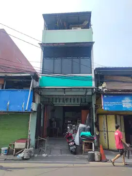 Disewakan 1 lantai di lantai bawah untuk toko