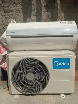 AC 1/2 PK Midea R 32