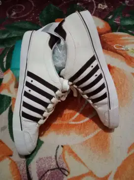 Sepatu k swis no 42
