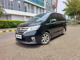 Nissan Serena 2.0 Highway Star Bensin-AT 2013 Hitam /