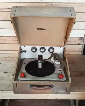 Phonograph tabung Traveller made in USA