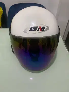 Helm GM anak usia 10 th ke bawah