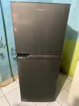 Kulkas 2 pintu merek panasonic