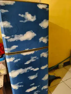 Dijual kulkas apa adanya