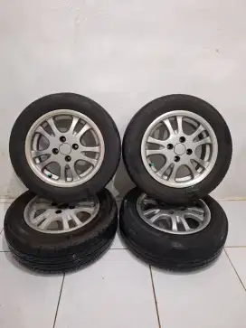 Velg mobil universal pcd 100 brio agya ayla aigra calya karimun