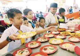 Karyawan Cewek Kantin Sekolah