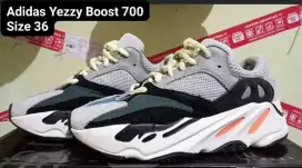 Adidas Yeezy Boost 700