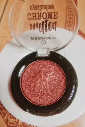 Essence Melted Chrome Eyeeshadow