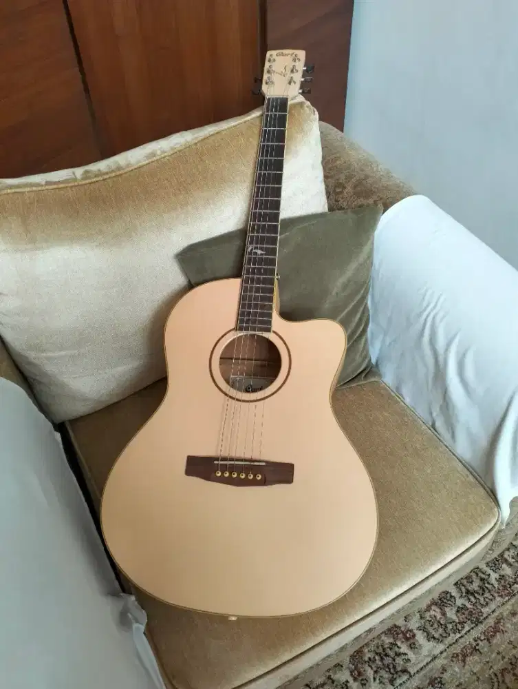 Gitar CORT (akustik) bukan elektrik, type JADE2-PPM
