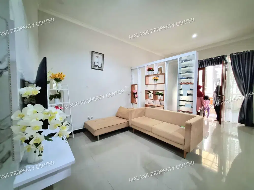 Rumah Modern Minimalis Di Area Soekarno Hatta Dekat Kampus UB