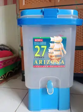 Di spenser es teh. Di spenser air minum kapasitas 27 luter