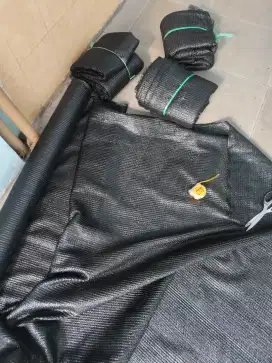 Jaring penghalau sinar matahari dan air hujan