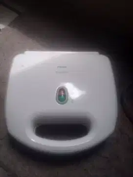 PHILIPS Toaster pemanggang roti. Hubungi dg WA saja.