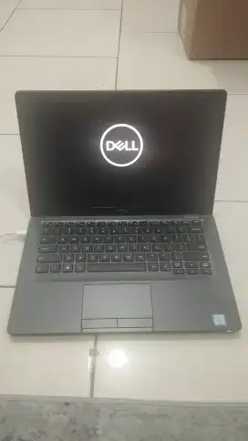 Dell 5400 2in1 i7 Gen 8 16 / 512gb