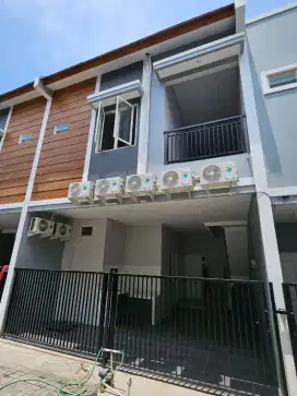 Jual Rumah Kost kosan 2 Lantai Siwalankerto surabaya