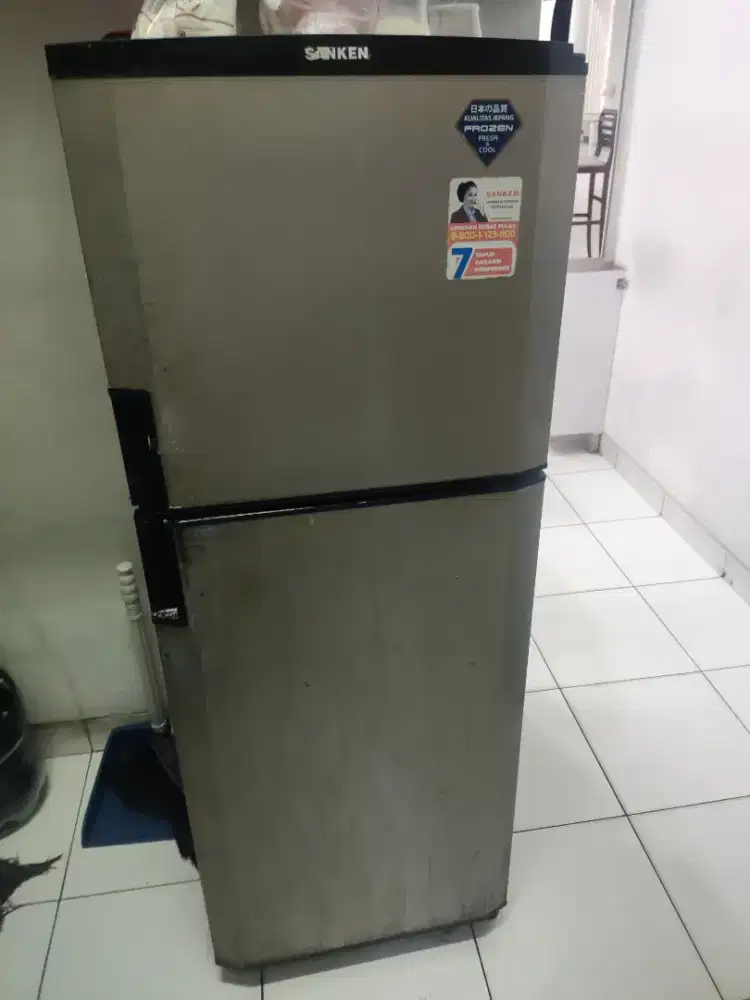 Kulkas sanken 2 pintu