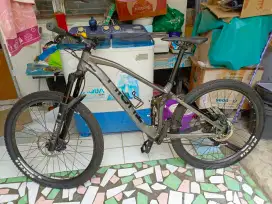 Sepeda Thrill Fervent mulus like new murah