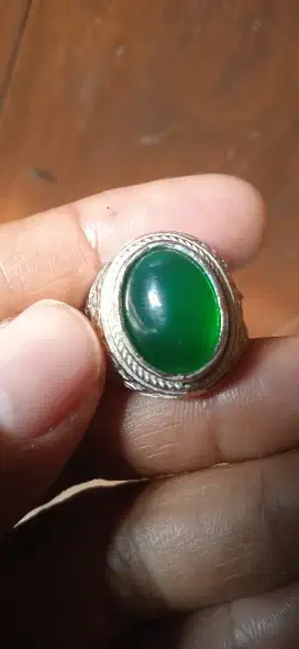 Cincin batu hijau garut