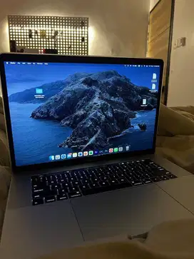 Macbook Pro 16 2019 i7 ram 64 radeon 512gb