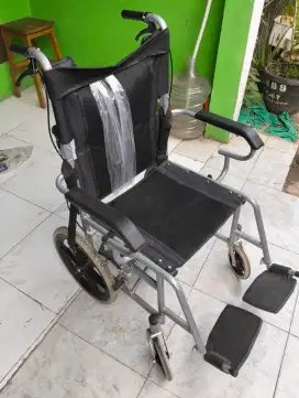 Jual kursi roda seken sebulan