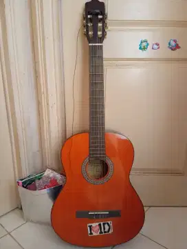 Dijual Gitar bekas.