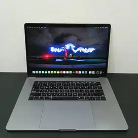 Macbook Pro 15 Inch 2019 (16 GB - 512 SSD) LIKE NEW