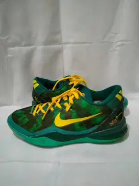 Sepatu Basket Kobe 8, size 44