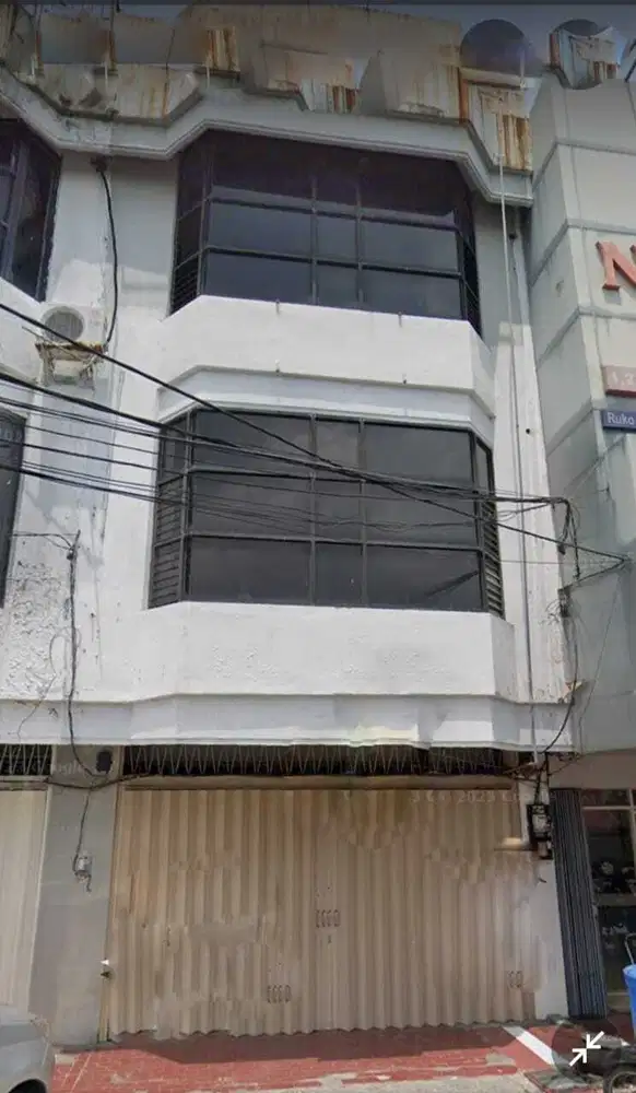 Ruko Raya Wiyung Strategis Area Bangunan 3 Lantai