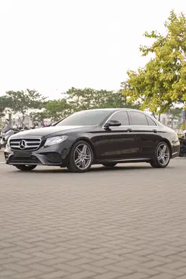 Sedan Nyaman dan Mewah! Mercedes Benz E300 AMG 2018