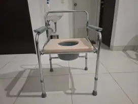 GEA Commode Chair (Kursi BAB) - FS896