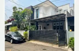 Dijual rumah 2 lantai siap huni di Pesanggrahan Jakarta Selatan