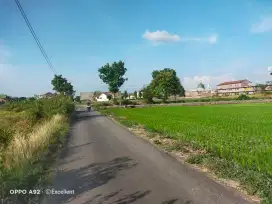 Tanah Selatan BULOG Jaten, Dekat Lapangan Triyagan