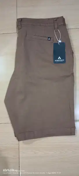Celana pendek murah meriah
