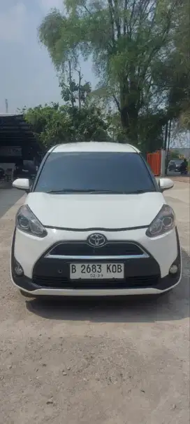 Sienta g manual 2018 terawat km 60rb cash kredit siap pakai