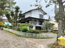 Jual Villa LUAS CANTIK MURAH di dekat Wisata Cisarua Lembang Bandung