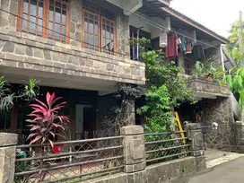 Rumah 2 Lantai Banyak Kamar Bagus Untuk Kos2a  di JakSel