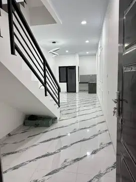 Dijual Rumah di Tanjung Duren, Jakarta Barat Fitted