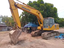 DIJUAL LIKE NEW EXCAVATOR KOMATSU PC 200 SIAP PAKAI